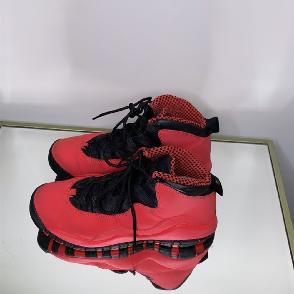 Jordan 10 red